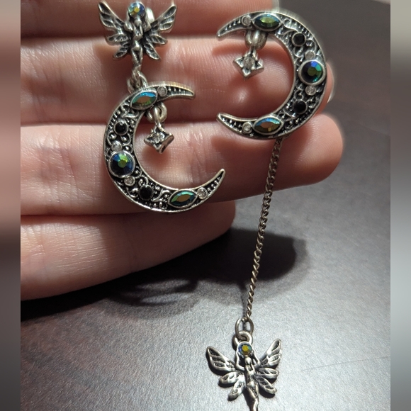 Hot Topic Silver Moon and Fairy Mismatch Earrings - Picture 2 of 4